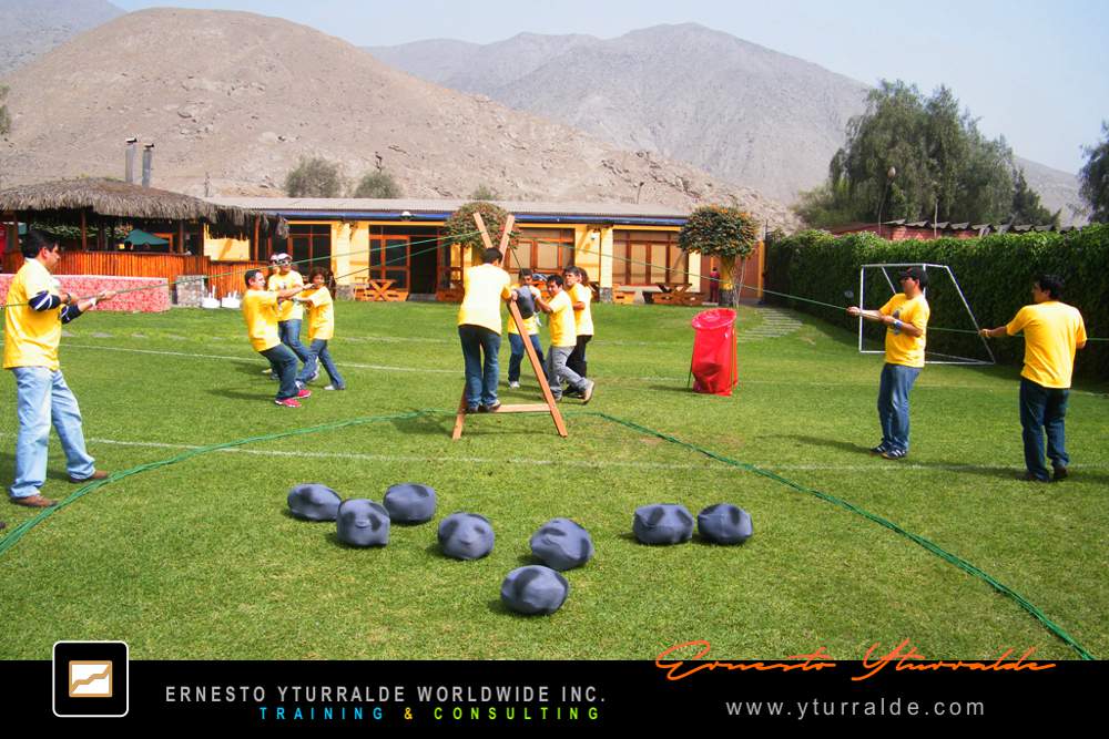 Team Building Cali Colombia | Talleres de Cuerdas Bajas para desarrollar comunicación y colaboración
