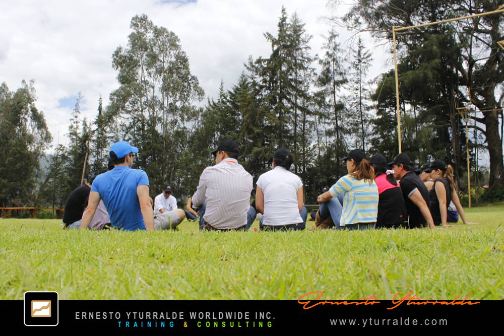 Team Building Cali Colombia | Actividades vivenciales de liderazgo en entornos outdoor